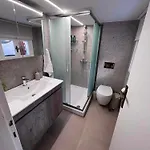 Retro House With Garden In Anopoli