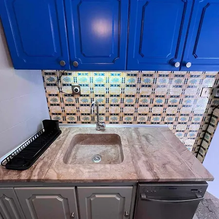 Retro House With Garden In Anopoli *