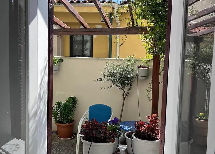 Retro House With Garden In Anopoli Case de vacanță *