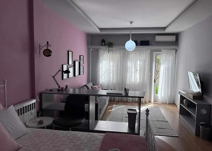 Retro House With Garden In Anopoli Case de vacanță *