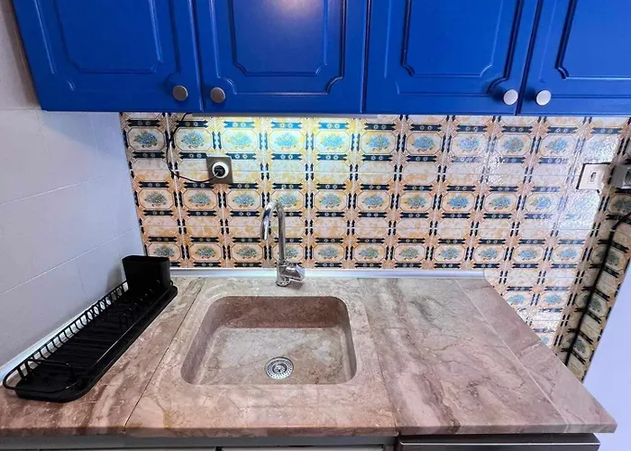 Retro House With Garden In Anopoli *