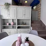 Retro House With Garden In Anopoli *