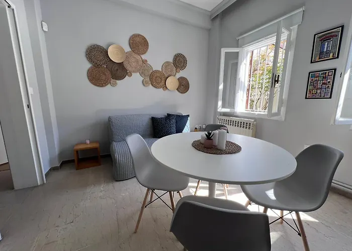 Dom wakacyjny Retro House With Garden In Anopoli Saloniki